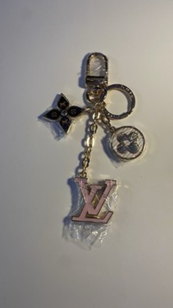Louis Vuitton (Spring Street Bag Charm and Key Holder)